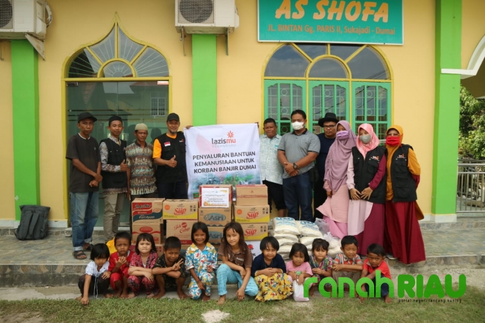 Penyaluran Sembako Lazismu Pekanbaru untuk korban Musibah Banjir di Dumai